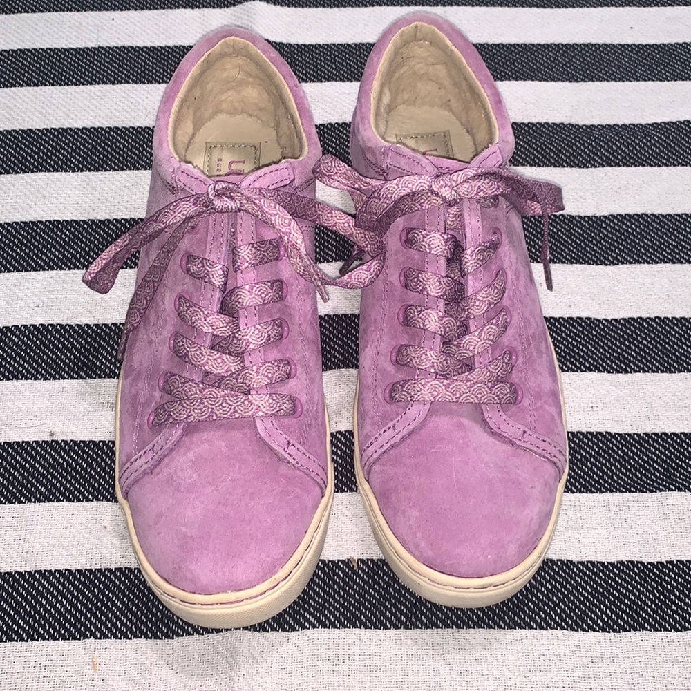 UGG women’s tennis shoes size 8